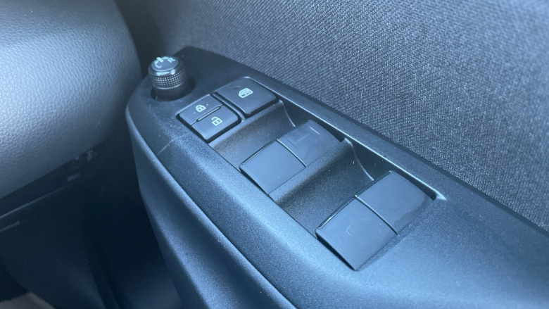 Toyota Yaris 1.5 Hybrid Design 5dr CVT Hybrid Hatchback